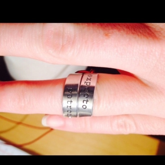 * Sold out* Harry Potter Expecto Patronum Ring - Picture 3 of 5